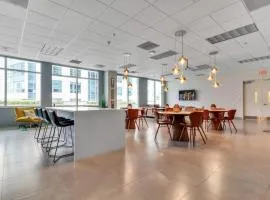 Stylish 1BR Brickell Condo with Balcony and Pool Access