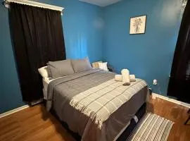 Fidelia Jade Room Queen Bed Minutes from Newark Liberty International Airport and Newark Penn Station