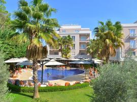 Sandy Beach Resort, complexe hôtelier à Golem