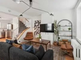 Corner Rowhome with Parking Sleeps 8