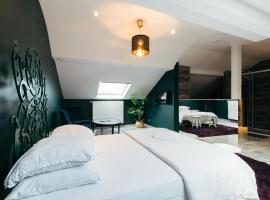 Hotel Riad Nour, kh&aacute;ch sạn t&igrave;nh nh&acirc;n ở Li&egrave;ge