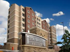 Staybridge Suites Chihuahua by IHG, hotel poblíž Mezinárodní letiště General Roberto Fierro Villalobos - CUU, Chihuahua