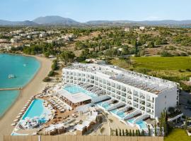 Nikki Beach Resort & Spa Porto Heli, disainhotell sihtkohas Pórto Chéli