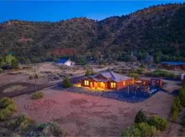 Retreat, Zion view, Hot Tub, RV Parking, 27 miles Zion