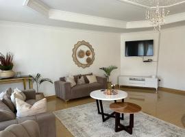 Villa Nirvana, hotel s baz&eacute;nem v destinaci Blantyre