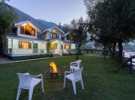 Water's Edge by VEO - Part of StayVista