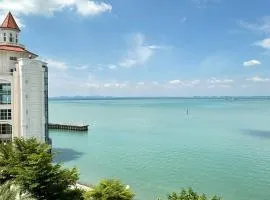 Straits Quay Highest Floor Infinity SeaView Suite