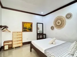 Aquaholik Traveler's Lodge