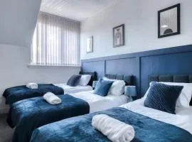 Modern 3BR Home Pet Friendly Near City Centre