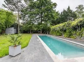Villa, swimming pool, 5 bedrooms, Versailles