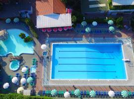 Camping Riccione, hotel v destinaci Riccione