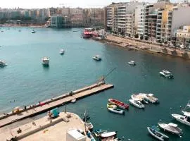 Spinola Duplex Penthouse Deluxe
