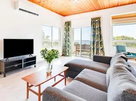 Villa Bettina By Ezoria Villas