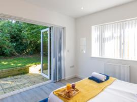 The Bluebird Apartment, Built in 2023, 2 minutes walk to JR Hospital & Manor, Ideal for Oxford Brookes University