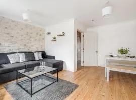 Modern & Comfortable with Free Parking
