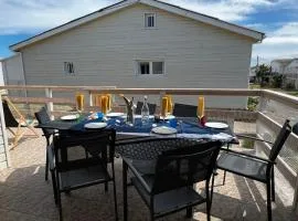 Charmant Chalet Rangée 9 avec Wifi, Climatisation et Terrasse - 250m de la Plage, 6 pers - FR-1-784-7
