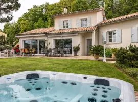 La Villa Moursoise 4 Etoiles