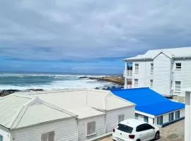 Point Village Accommodation -Linky's House