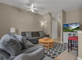Enjoy my cozy house next to Disney