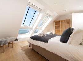 Ocean Reach, Stunning Sea View and Balcony, 2 BR, 2 BA, Parking, Hotel in Lynmouth