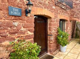 Countryside converted barn with hot tub, hotel v destinaci Newton Abbot