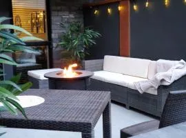 Le Bucheron Stunning Spring Creek Luxury condo、キャンモアのコテージ