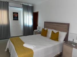 Residencial Marilopez โรงแรมที่มีสระว่ายน้ำในปุนตากานา