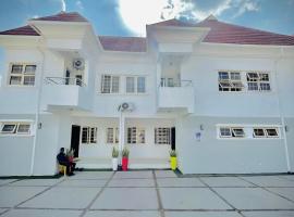 Bots Three Bedroom Luxury Apartment, hotel v Ilorinu