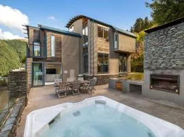 Belfast Retreat - Views and Spa Pool