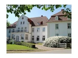 Schloss Badow Comfortable holiday residence