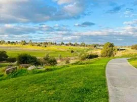 A spacious Vacation Home nearby Melbourne Airport