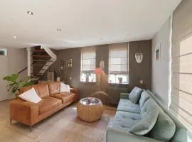 Holiday home with Jacuzzi 200m from the beach