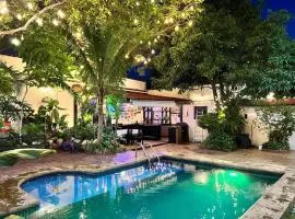 Casa con alberca 685