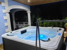 Villa JACUZZI CharlysAngel la Possession, Hotel in La Possession