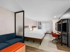 Everhome Suites Lexington - Horse Park
