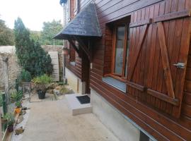 Le Petit Chalet -Appartement proche de la vieille ville , du centre ville et du Tram- PETIT DEJEUNER OFFERT, hotel v destinaci Le Mans