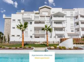 Homity Holidays - Playa Granada - Marina Golf, hotel en Motril