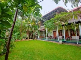 Yala River Face Inn