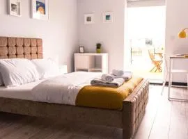 The Turner Apartment - Margate Beach - By Goldex Coastal Breaks