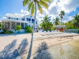 Flip Flop Kai - Family Beach House with Pool, Hot Tub, and Dock on Bio Bay