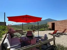 Très jolie mini villa douillette avec vue sur montagne