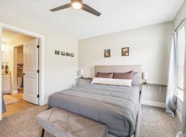 A pet friendly cozy condo in Traverse City, villa en Traverse City