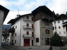 Albergo Meuble Tarandan, viešbutis mieste Forni di Sopra