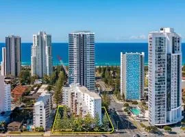 Broadbeach Beauty Walk to Beach & Free Parking