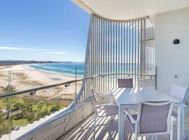 Luxurious 2BR 2BA Oceanfront Apartment Kirra, hotel em Gold Coast