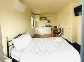 Logies Lodge, hotel v destinaci Ruakaka