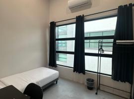Be Right Back Loft - Alma, hotel in Kampong Ayer Merah