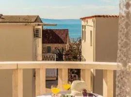 Apartments and Rooms Happiness