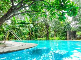 Mahua Vann Pench, hotel a Khawāsa