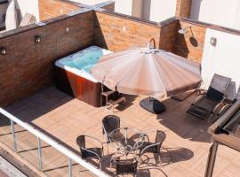 Duplex com Jacuzzi em Riviera, ξενοδοχείο σε Riviera de Sao Lourenco